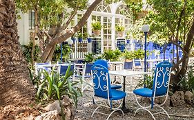 Hotel Medium Romantic